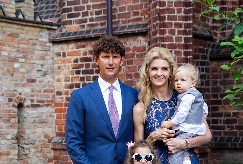 Algirdo Butkevičiaus anūko krikštynų akimirka