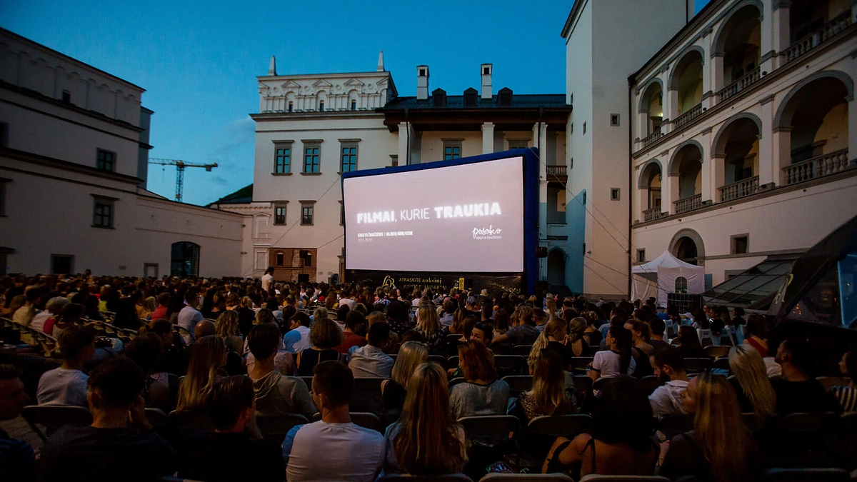 Filmų festivalis po atviru dangumi kvietė mėgautis ypatingu kino seansu