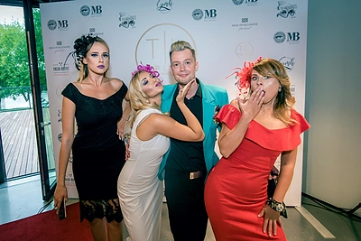 Žinomos moterys Kaune rinkosi į grožio, skonių bei kvapų šventę