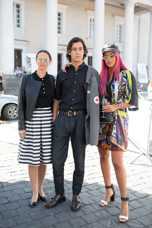 Nuotaikingų pietų danguje akimirka