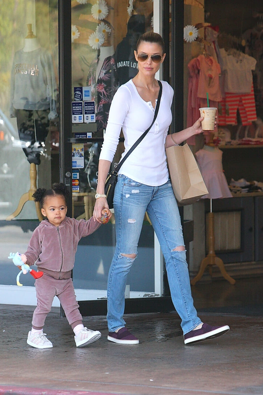 Paige Butcher su dukra Izzy Oona