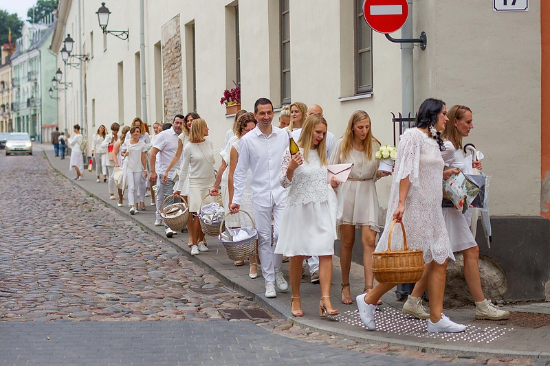 Jubiliejinė „Le Dîner en Blanc“ vakarienė Vilniuje