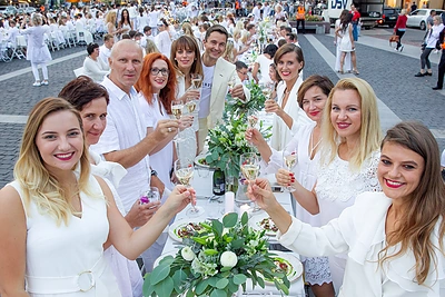 Jubiliejinė „Le Dîner en Blanc“ vakarienė Vilniuje