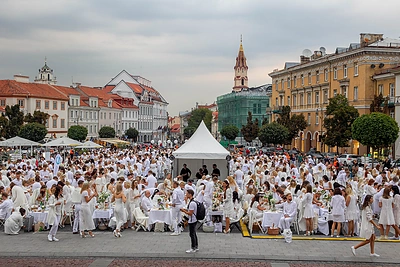 Jubiliejinė „Le Dîner en Blanc“ vakarienė Vilniuje