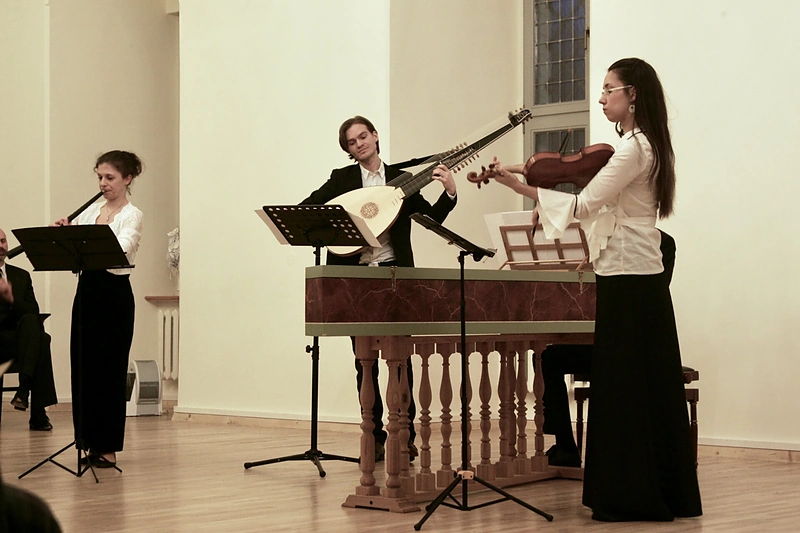 Ansamblis „CordAria“ seks B.Marini pėdomis iš Italijos į nuniokotą Europą.