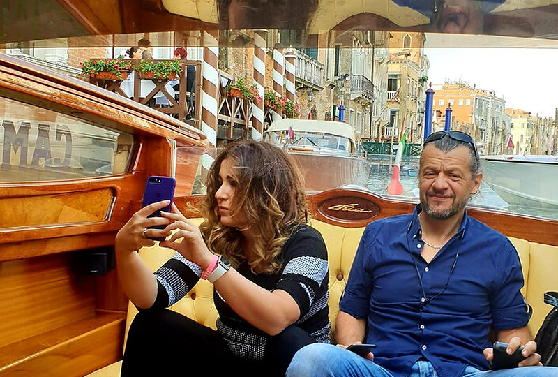 Venecijos kino festivalio žvaigždėms šukuosenas kūrė ir lietuvių stilistės