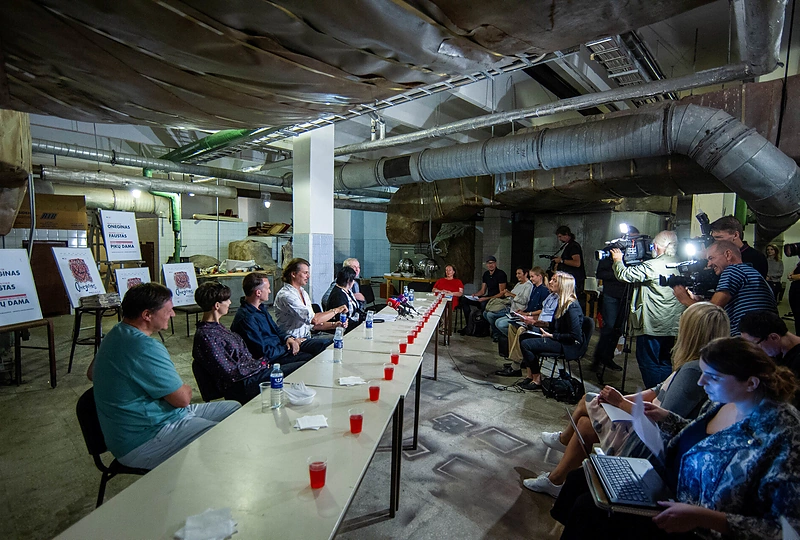 VCO spaudos konferenciją surengė rūsyje