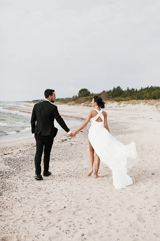 Šventojoje žiedus sumainė aktorius Edgaras Bechter ir Modesta Stonkutė