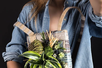 Floristinės juvelyrikos kolekcija: „Gėlių kuprinė ant tavo peties“!