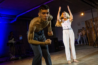 Projekto „More/Than/A/Wo/Man“ pristatymas viešbutyje „Comfort Hotel“