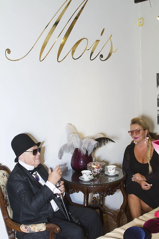 Dizainerio Viačeslavo Zaicevo apsilankymas Annos Mois skrybėlių salone