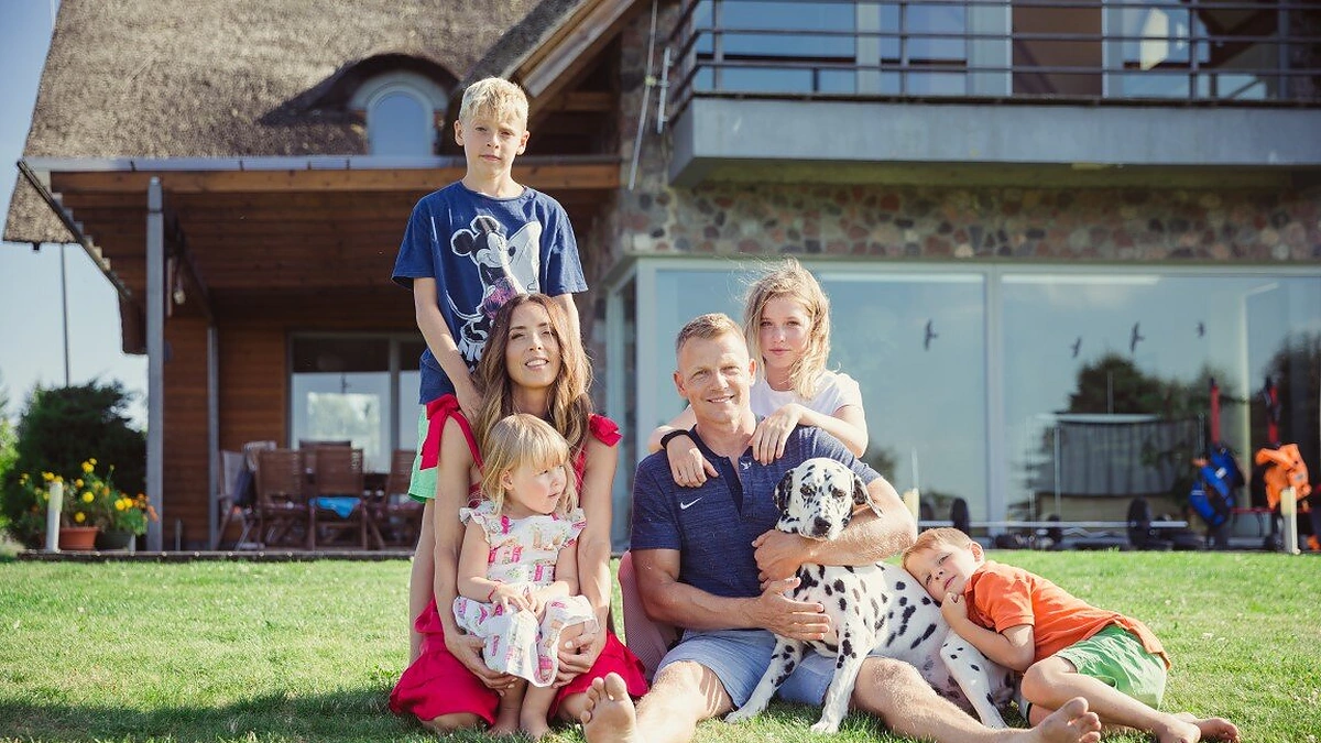 Marius Jovaiša su šeima vasaras leidžia prie Skaisčio ežero