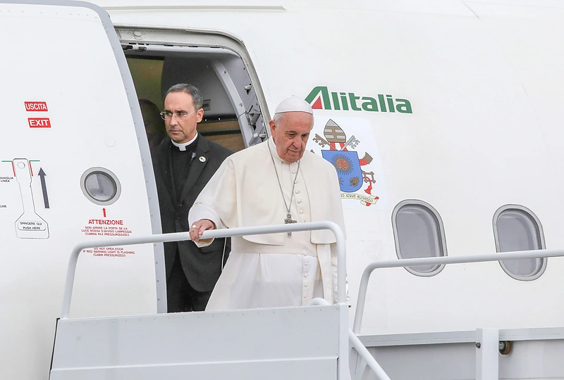 Vilniaus oro uoste sutinkamas popiežius Pranciškus / Vidmanto Balkūno / 15min nuotr.