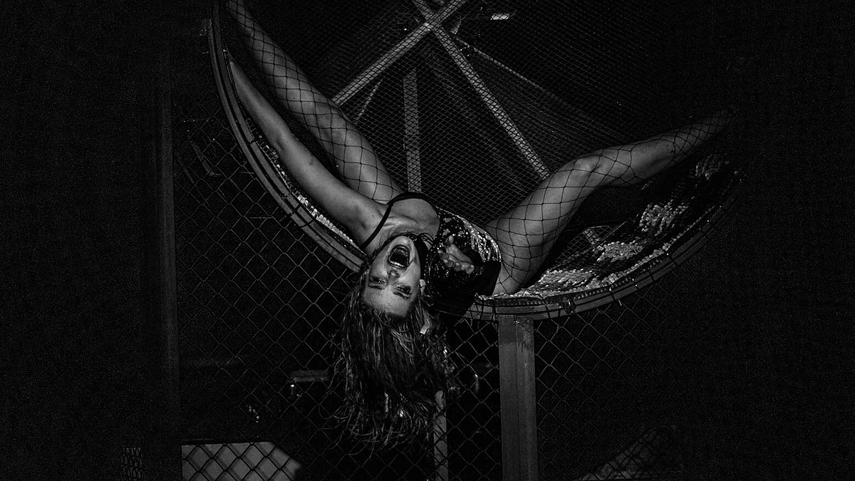 Spektaklis „Išvarymas“ buvo parodytas „Siemens“ arenoje