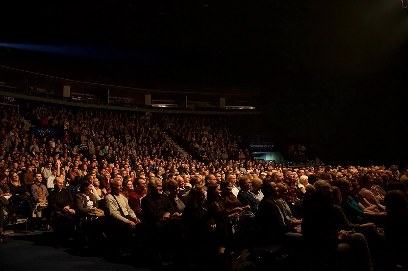 Spektaklis „Išvarymas“ buvo parodytas „Siemens“ arenoje