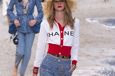 „Chanel“ mados namų kolekcija Paryžiaus mados savaitėje