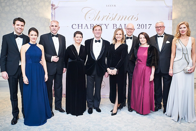 Londone suburti svečiai vėl aukos Lietuvos vaikams