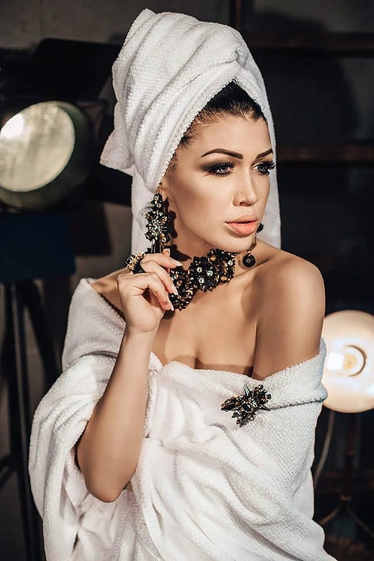 Papuošalų kūrėja Elvyra Monginienė