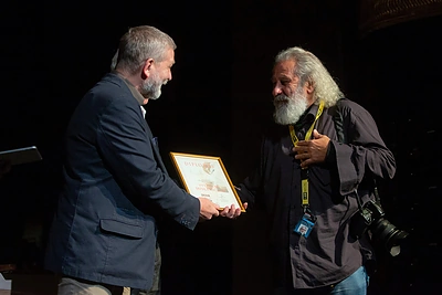 Festivalyje „Vilnius Jazz“ penkioliktą kartą „Už nuopelnus Lietuvos džiazui“ buvo įteiktas prizas fotomenininkui Vytautui Suslavičiui.