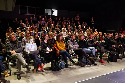 MO muziejus: ar gali menininkas neturėti „Instagram“ paskyros?