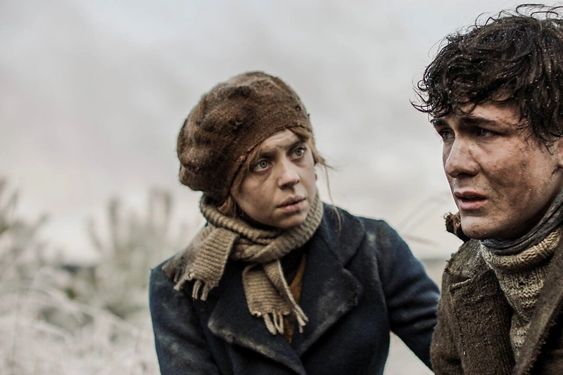 Bel Powley (Lina) ir Jonah Hauer-King (Andrius)
