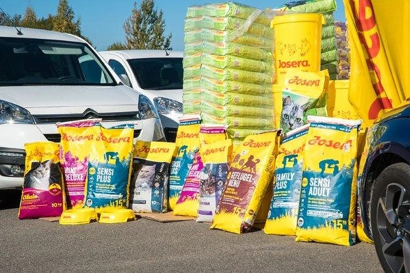 Beglobiams gyvūnams dovanoja net 11 tonų sauso pašaro