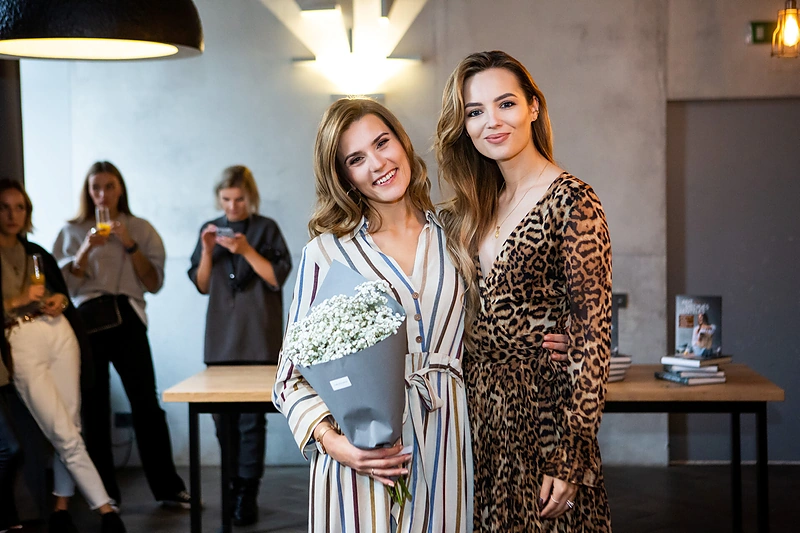 Tinklaraščio „Ant medinės lentelės“ autorė Kristina Pišniukaitė pristatė receptų knygą