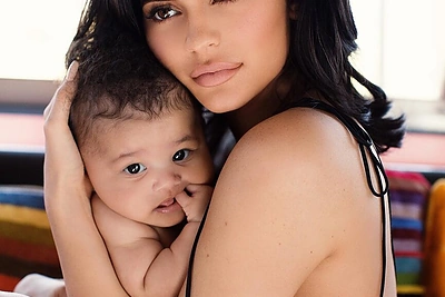 Kylie Jenner su dukra Stormi