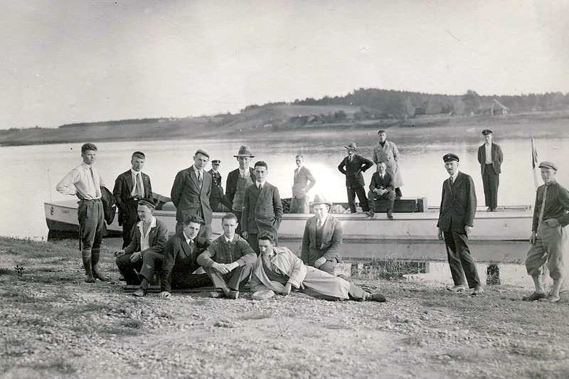 Prof. Steponas Kolupaila su studentais kelionių po Lietuvą metu, 1938 m.