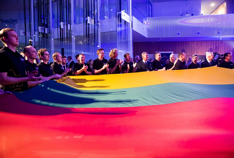 VO65 jachtos AMBERSAIL-II pristatymo akimirka