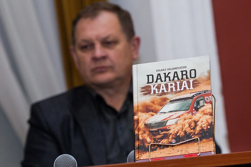 Valdas Valiukevičius pristatė knygą „Dakaro kariai“