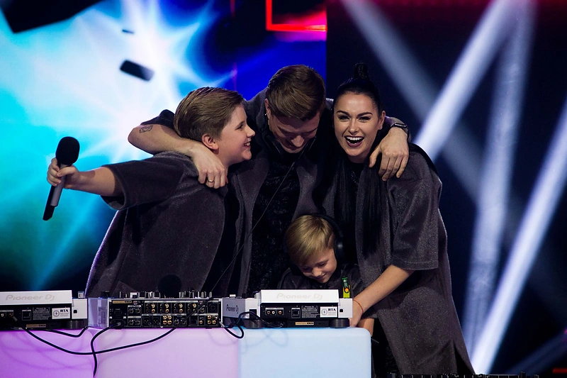 Kipras ir Simona bei Jonas Nainiai