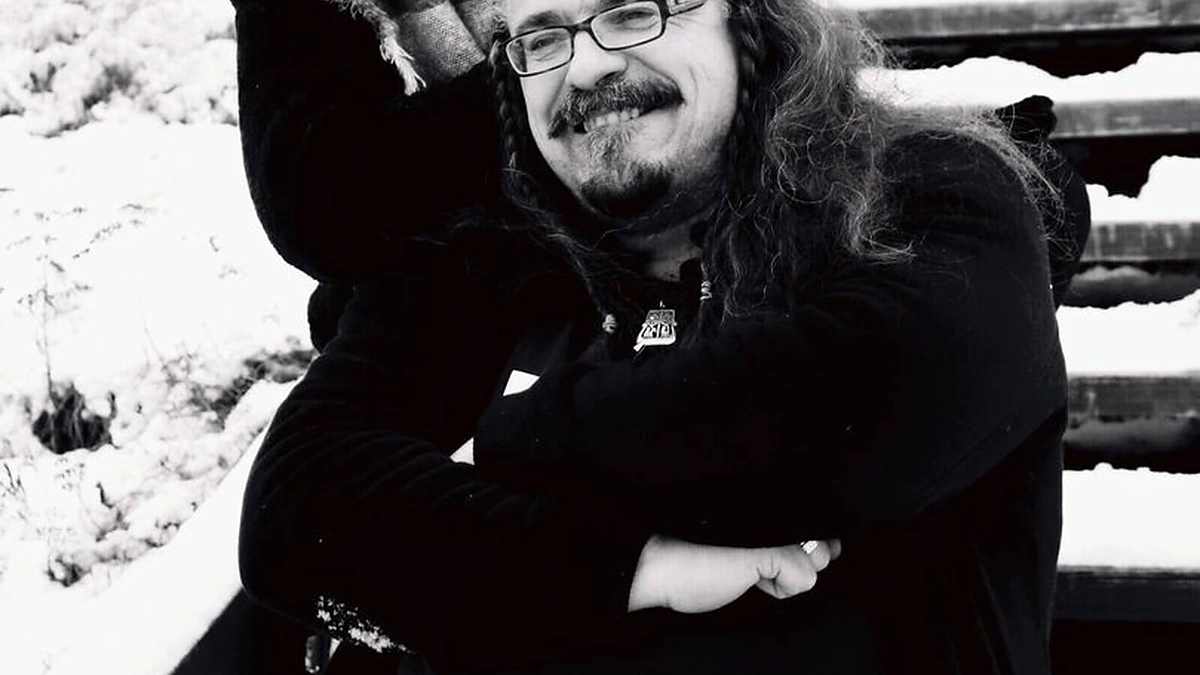 Aleksandras Makejevas pristato naują dainą