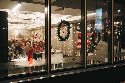 Vytaras Radzevičius kulinarinėje studijoje įspūdingai paskelbė Kalėdų pradžią / Projekto partnerio nuotr.