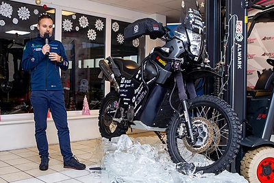 Karolis Mieliauskas leidžiasi į kelionę motociklu nuo Jakutsko iki Oimiakono/ Pauliaus Peleckio nuotr.