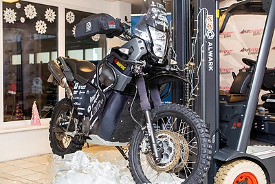 Karolis Mieliauskas leidžiasi į kelionę motociklu nuo Jakutsko iki Oimiakono/ Pauliaus Peleckio nuotr.