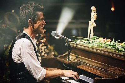 Brandonas Flowersas iš grupės „The Killers“