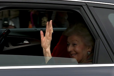 Karališkoji šeima vyksta kalėdinių pietų/Vida Press nuotr.