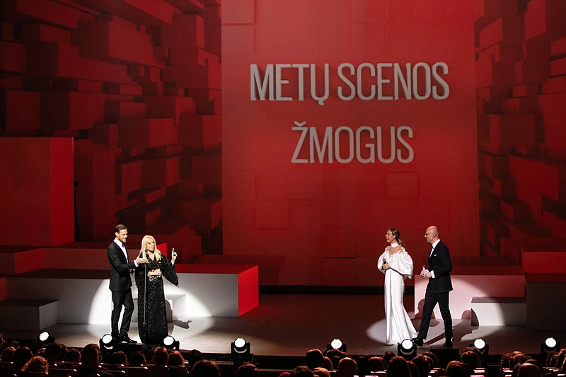 „ŽMONĖS 2019“ apdovanojimuose Rolandas Kazlas atsiėmė Metų scenos žmogaus apdovanojimą/Irmanto Gelūno nuotr.