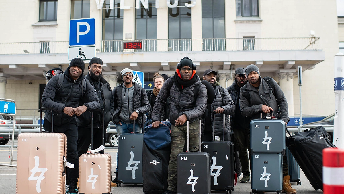 Grupė „Naturally 7“ atvyko į Lietuvą