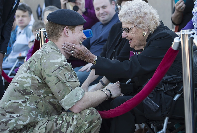 Didžiausia princo Harry gerbėja – Daphne Dunne/ Vida Press nuotr.