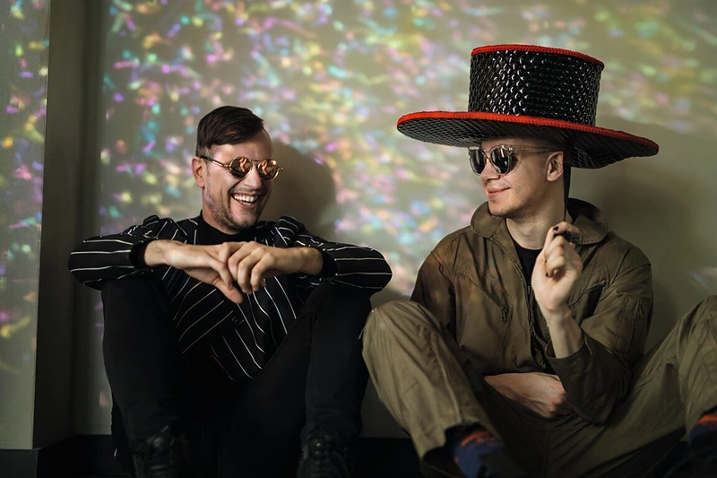 „Beissoul & Einius“ kuria ne tik muziką, bet ir įspūdingas kostiumų kolekcijas