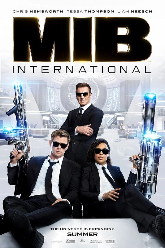 Filme „Men in Black: International“ pagrindinius vaidmenis kuria Chrisas Hemsworthas, Tessa Thompson, Liamas Neesonas