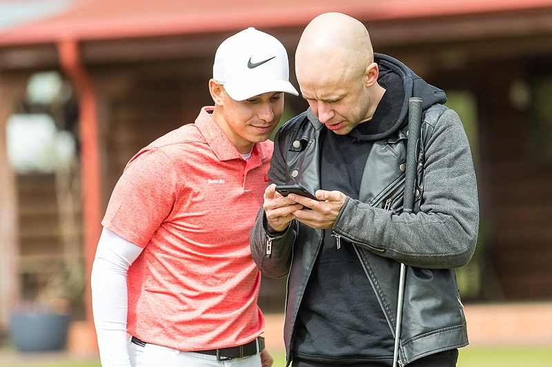 Vidas Bareikis ir Dalia Belickaitė mokėsi golfo subtilybių / Lteam /E. Žaldario nuotr.