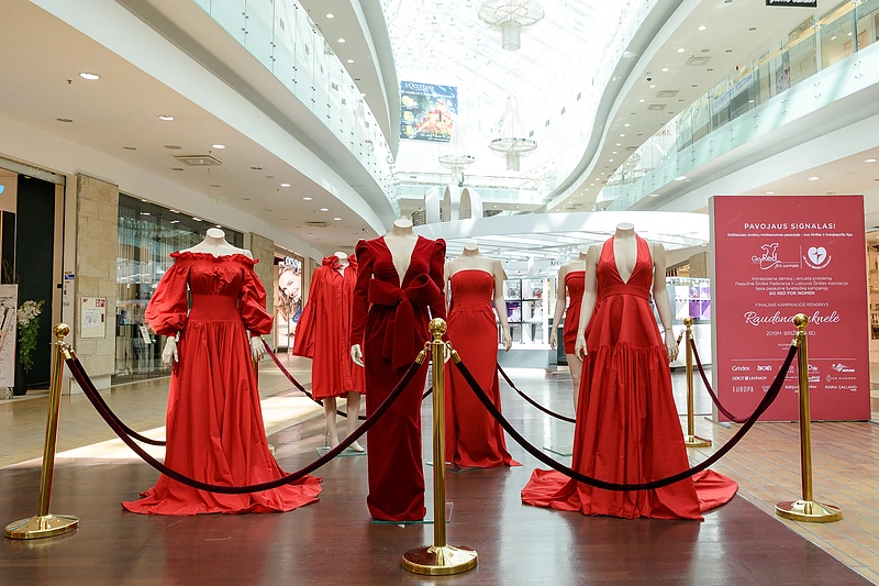 Egidijus Rainys pristatė naujausios savo kolekcijos modelių parodą