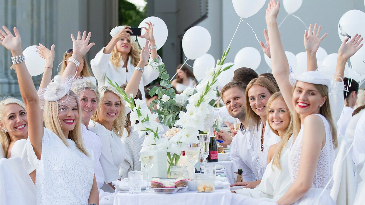 „Vakarienė baltai“ / G. Vaiceliūnaitės nuotr.