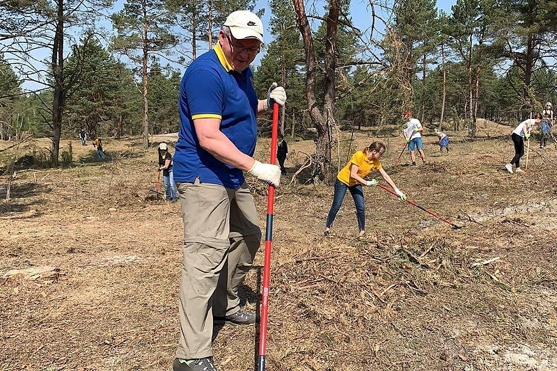 Gintautas Piragius LIONS talkoje Kuršių nerijoje/Asmeninio archyvo nuotr.