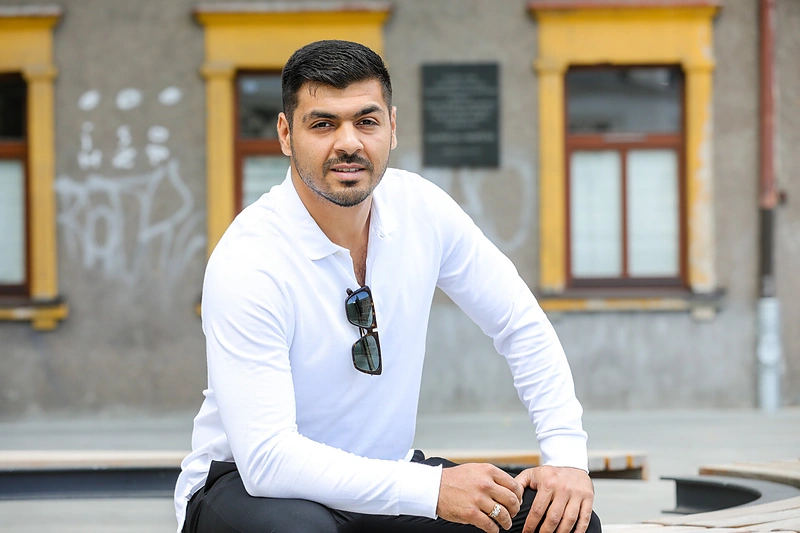Atlikėjas Gopalas Michailovskis apie skaudžią vaikystę: „Kartą bandžiau „nusišveisti“ tamsią odą“