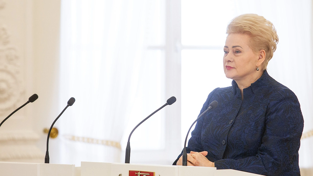 Prezidentė Dalia Grybauskaitė Prezidentūroje Valstybės dienos proga įteikė valstybės apdovanojimus