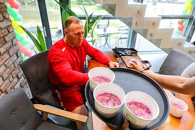 Sveiko maisto restorano „Take five“ patiekalų pristatymas